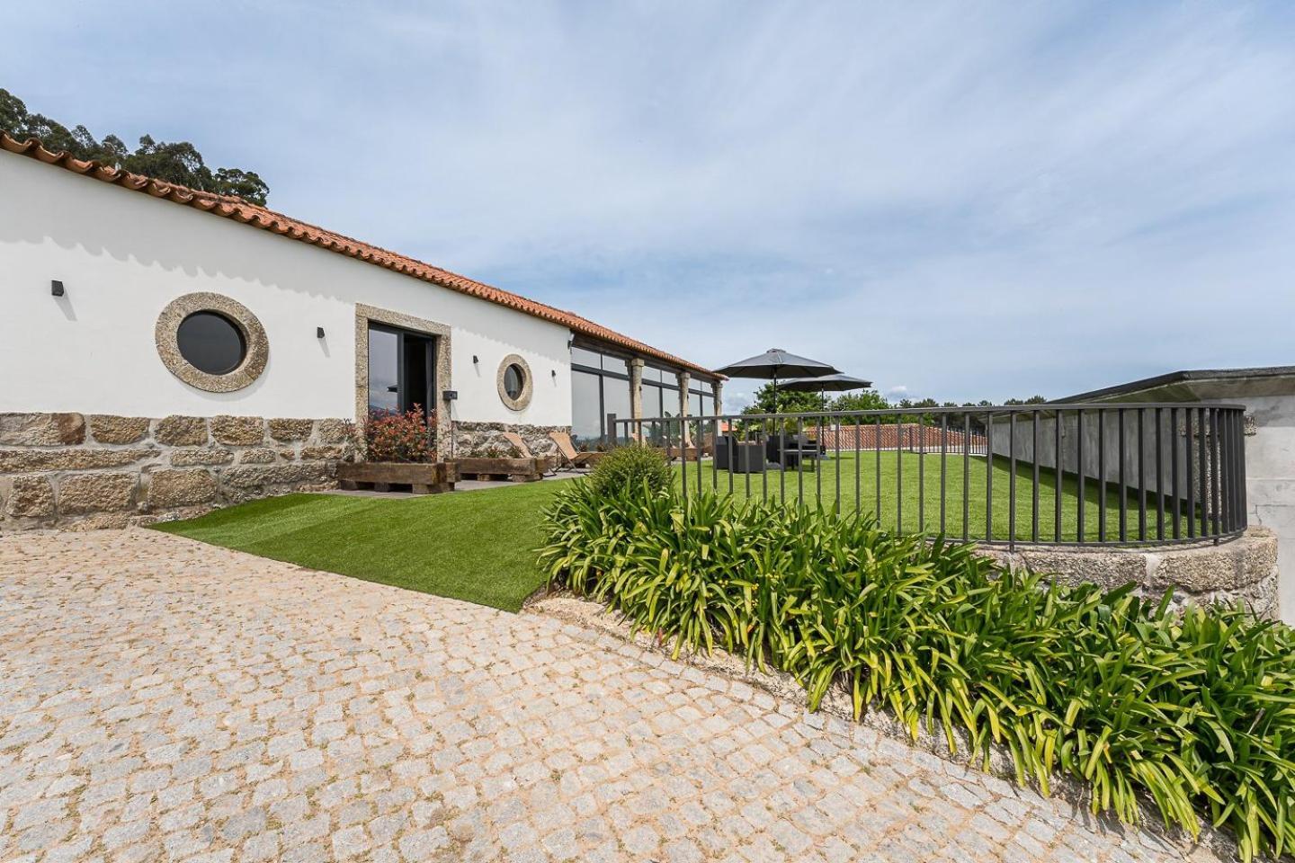 Отель Guestready - Casas De Fralaes 1 Барселуш Экстерьер фото